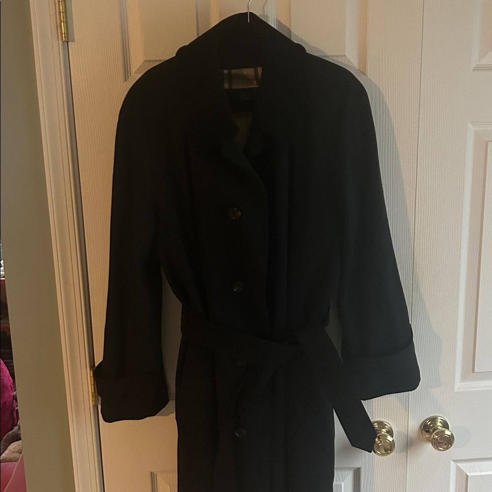 Men’s Burberry Navy Trench Coat 42R